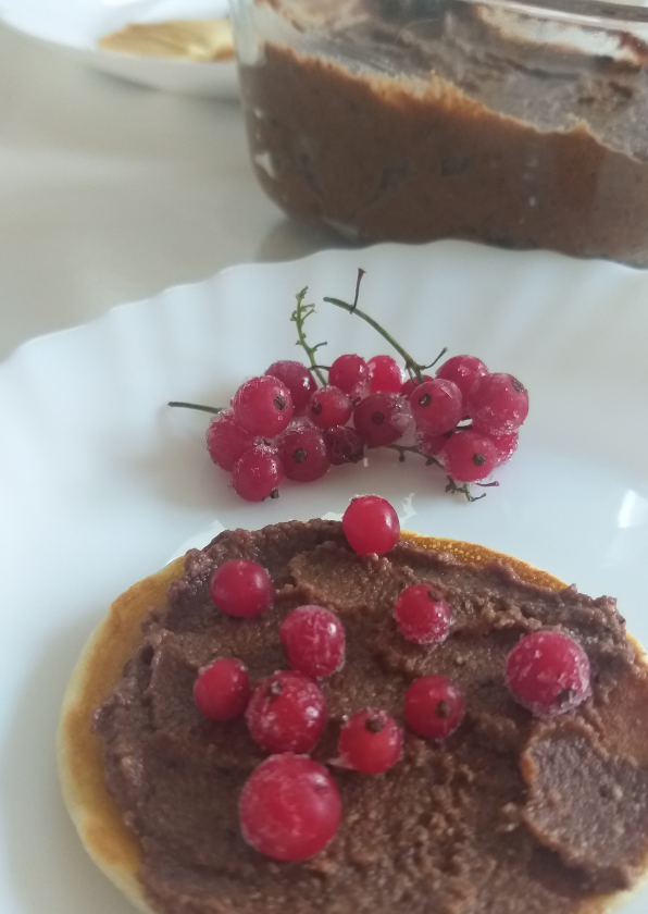 Krem od lešnika i urmi