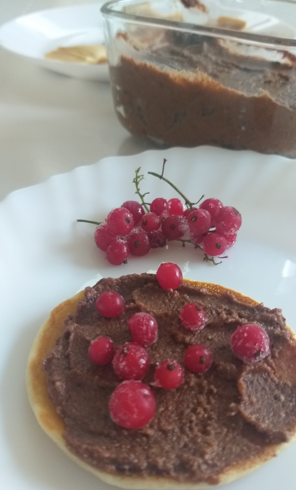 Krem od lešnika i urmi