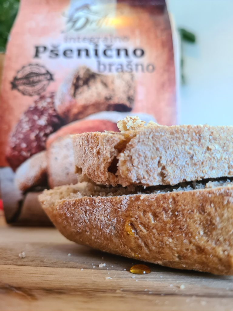 hleb sa integralnim brašnom