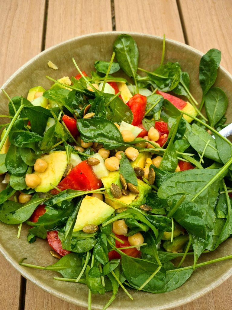 Posna obrok salata sa leblebijom